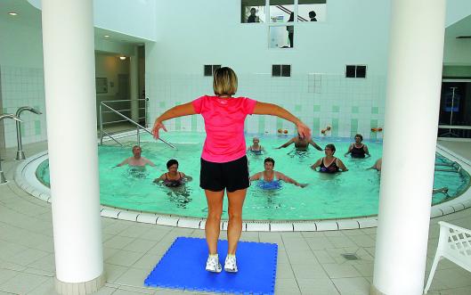 DDM SEBASTIEN LAPEYRERE CASTERA VERDUZAN LE 30/09/2008;  THERME DE CASTERA CENTRE THERMAL DU GERS SOINS THERMAL POUR LES PATHOLIGIES BUCCALES ET DIGESTIVES; THALASSO SPA ET EXCERCICE EN PISCINE POUR LES CURISTES AQUAGYM ET REMISE EN FORME DANS L EAU THERMALES  ILLUSTRATION SANTE BIEN ETRE SOINS THERMALISME